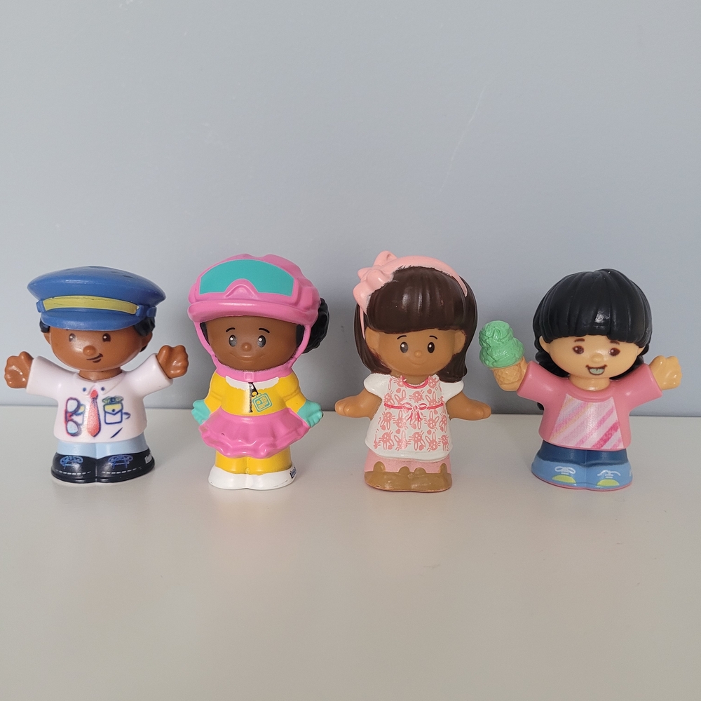 Fisher Price Little People. Set of 4